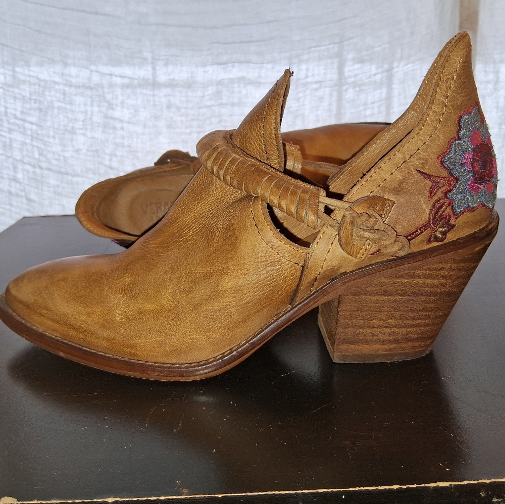 Veracruz Brown Leather Ankle Booties with Embroidered Detail